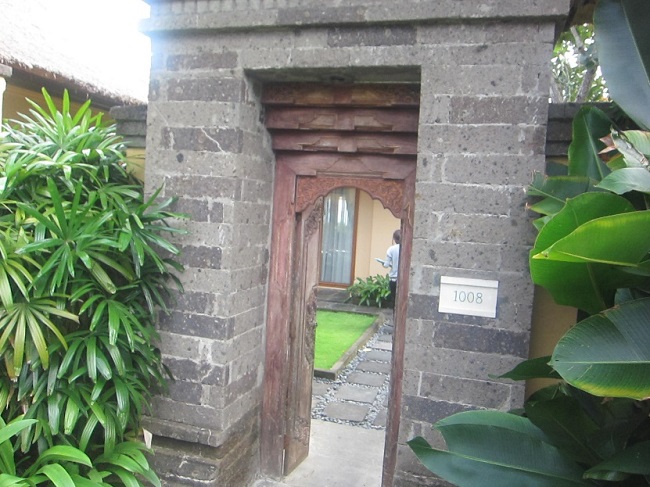 ザ・ヴィラズ・アット・アヤナ・リゾート・バリ 1ベットオーシャンビュープールヴィラ 入り口の門
