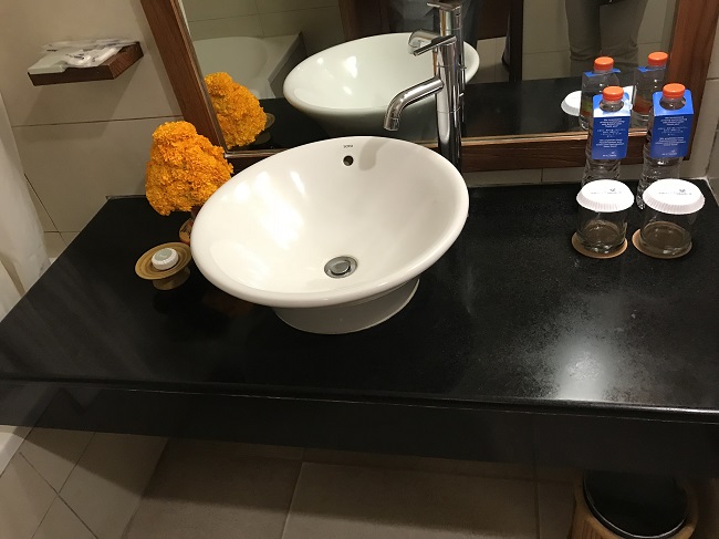バリ・マンディラ・ビーチ・リゾート バスルーム 洗面台